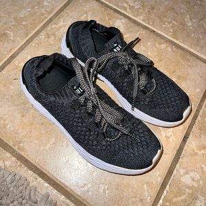 No Bull knit running shoes